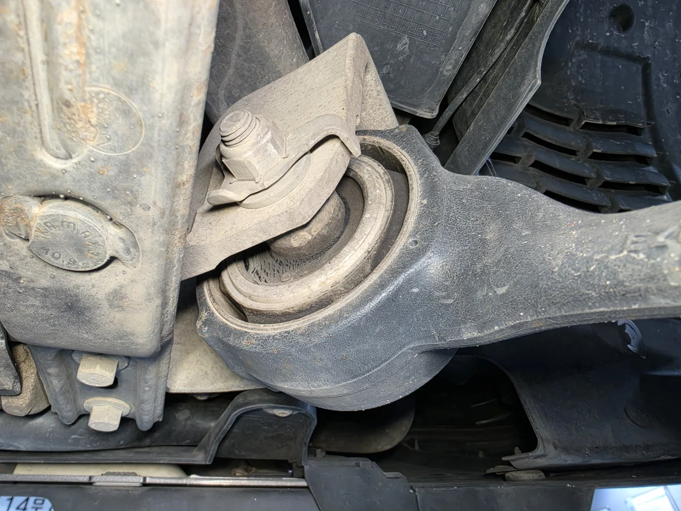 Checking the suspension bush area