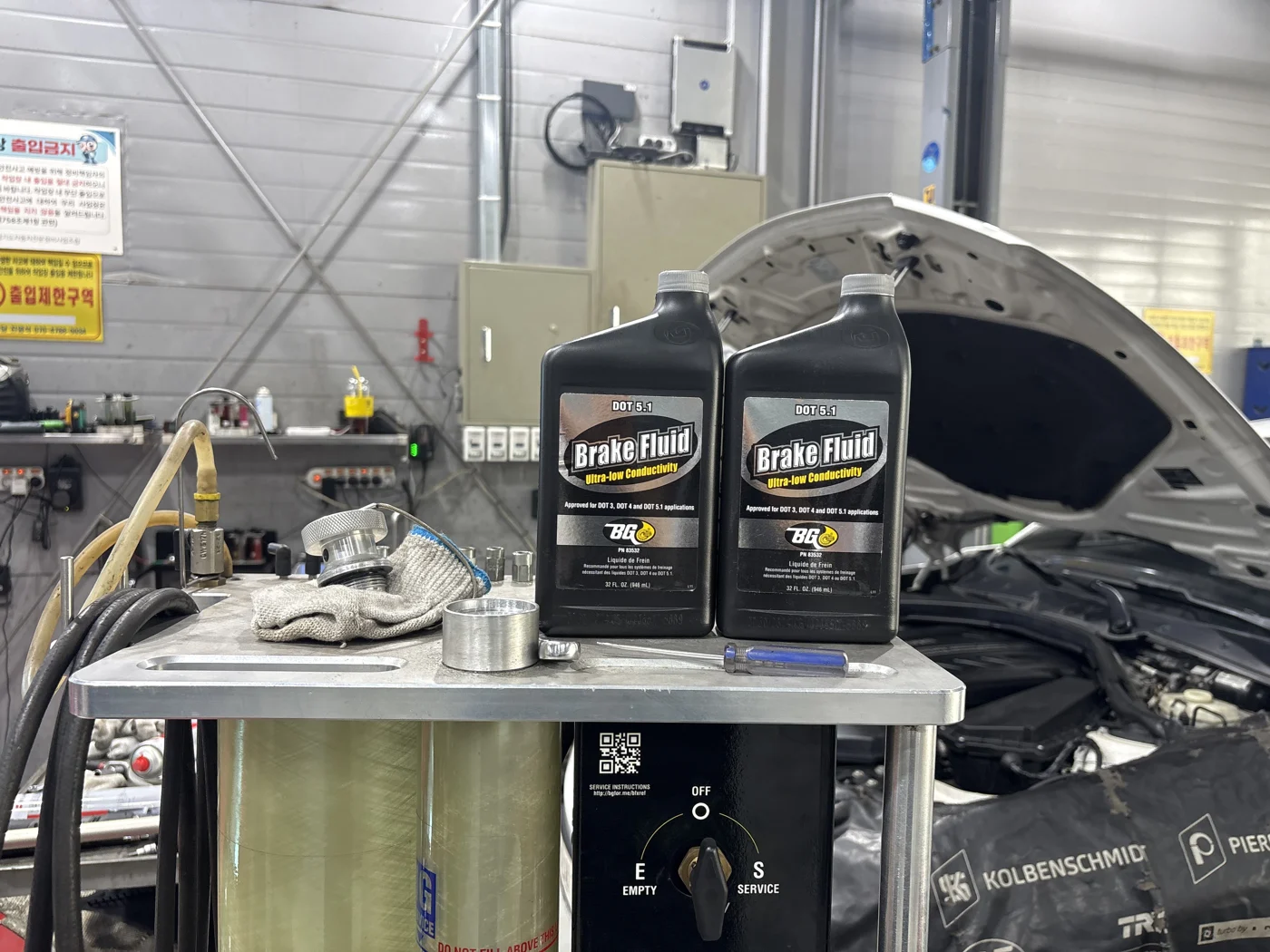 Preparing the brake-fluid service