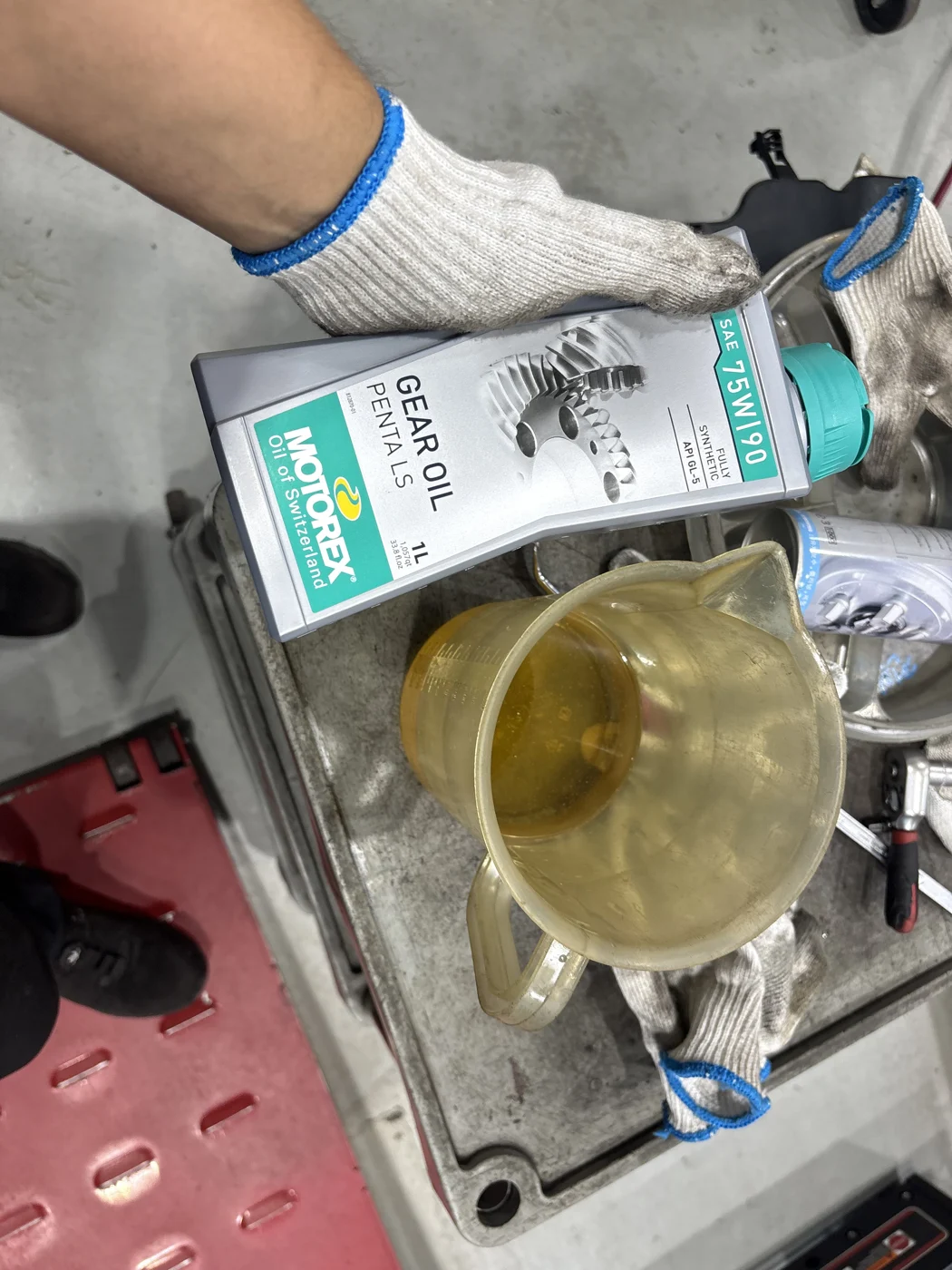 Differential oil service