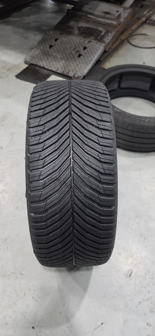 Tire fitting