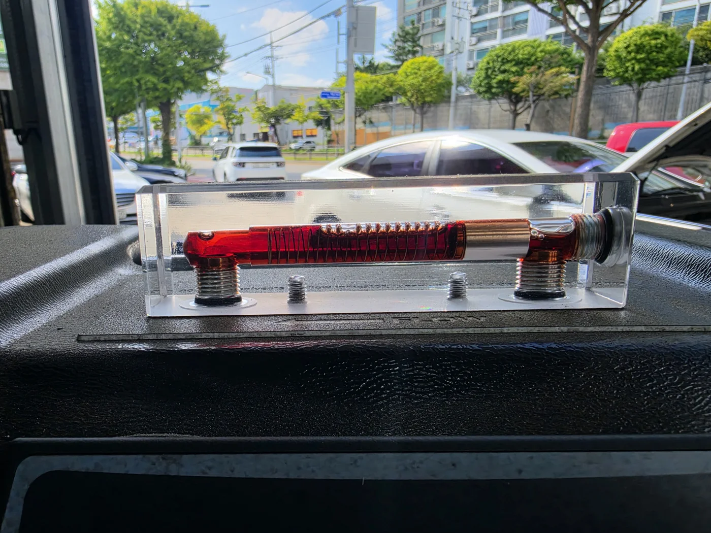 Fluid line after the exchange – red, clear fresh ATF
