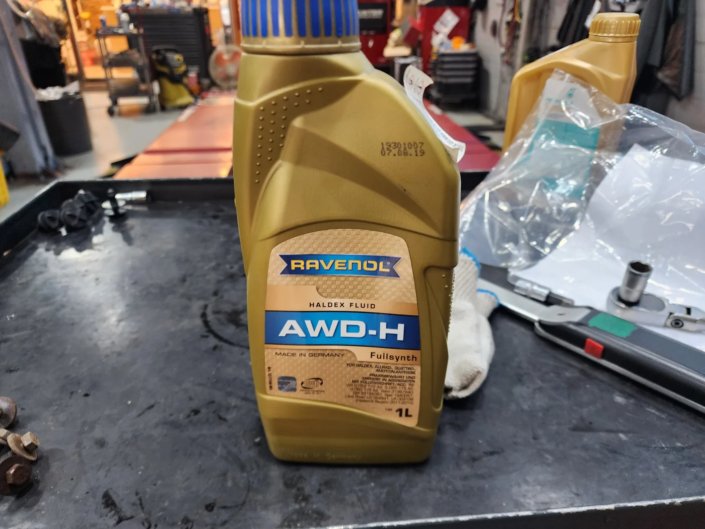 RAVENOL AWD-H for the Haldex coupling