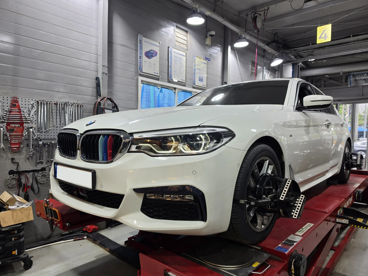 G30 on the alignment lift