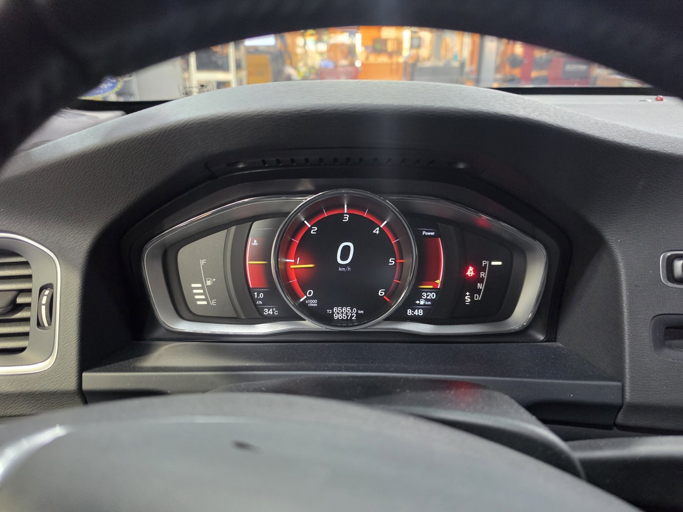 Total mileage of 96,572 km at the time of the engine oil service.