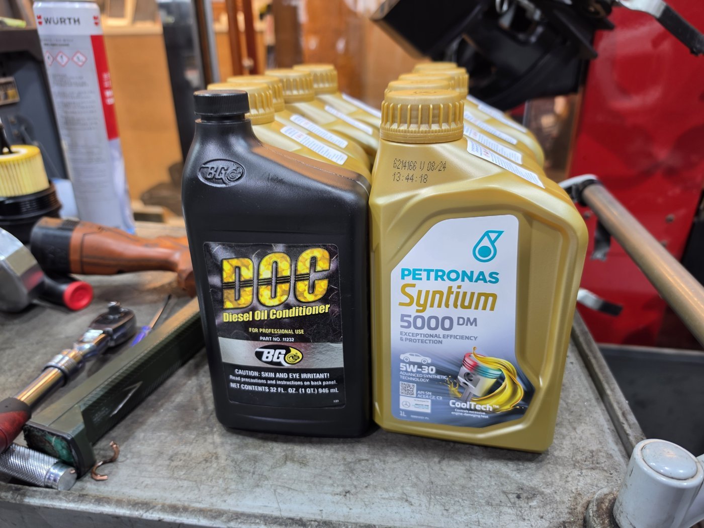 이번 교환에 사용한 PETRONAS Syntium 5000 DM 5W-30과 BG DOC.