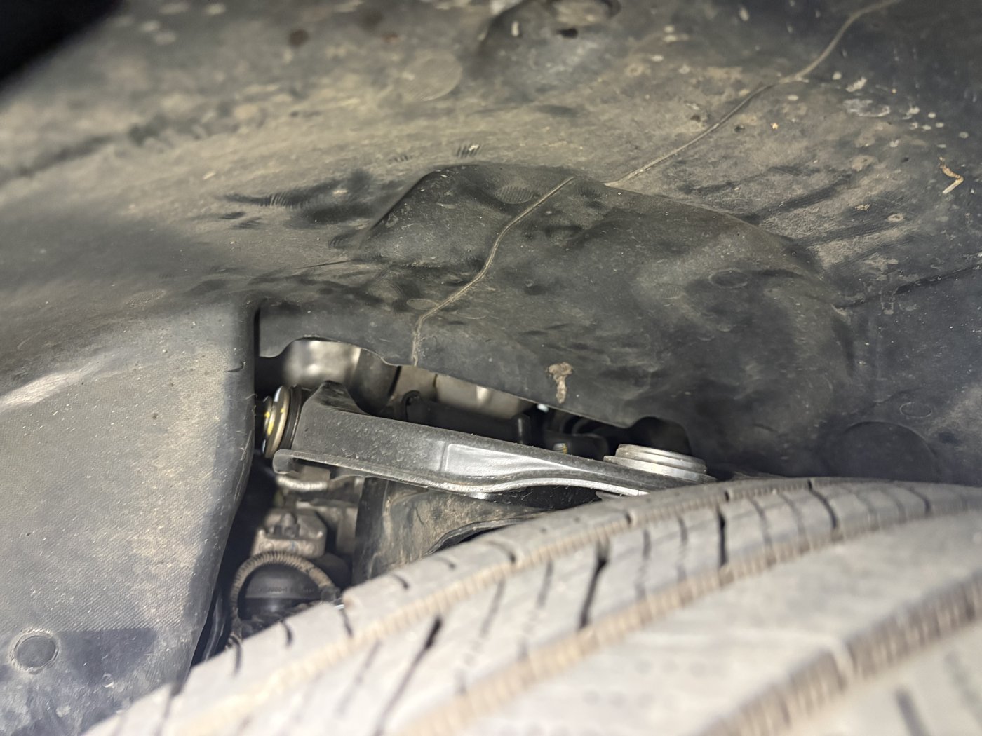 Torquing carried out with the vehicle's weight on its wheels.