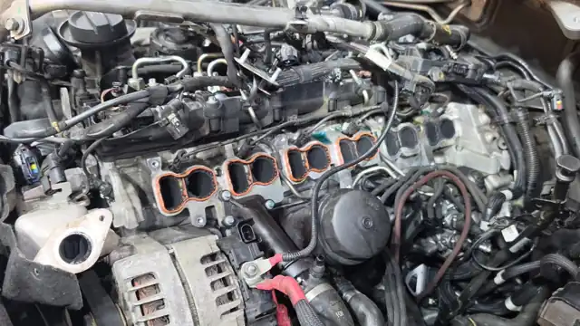 BMW X5 M50d F15 냉각계 연결부 정비와 뒤 양쪽 에어스프링 교환