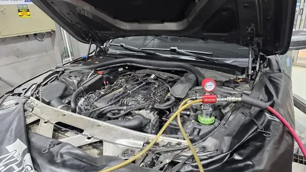 BMW 740Li 냉각수 누수, 호스 교환 뒤 냉각수 관리까지 이어갑니다