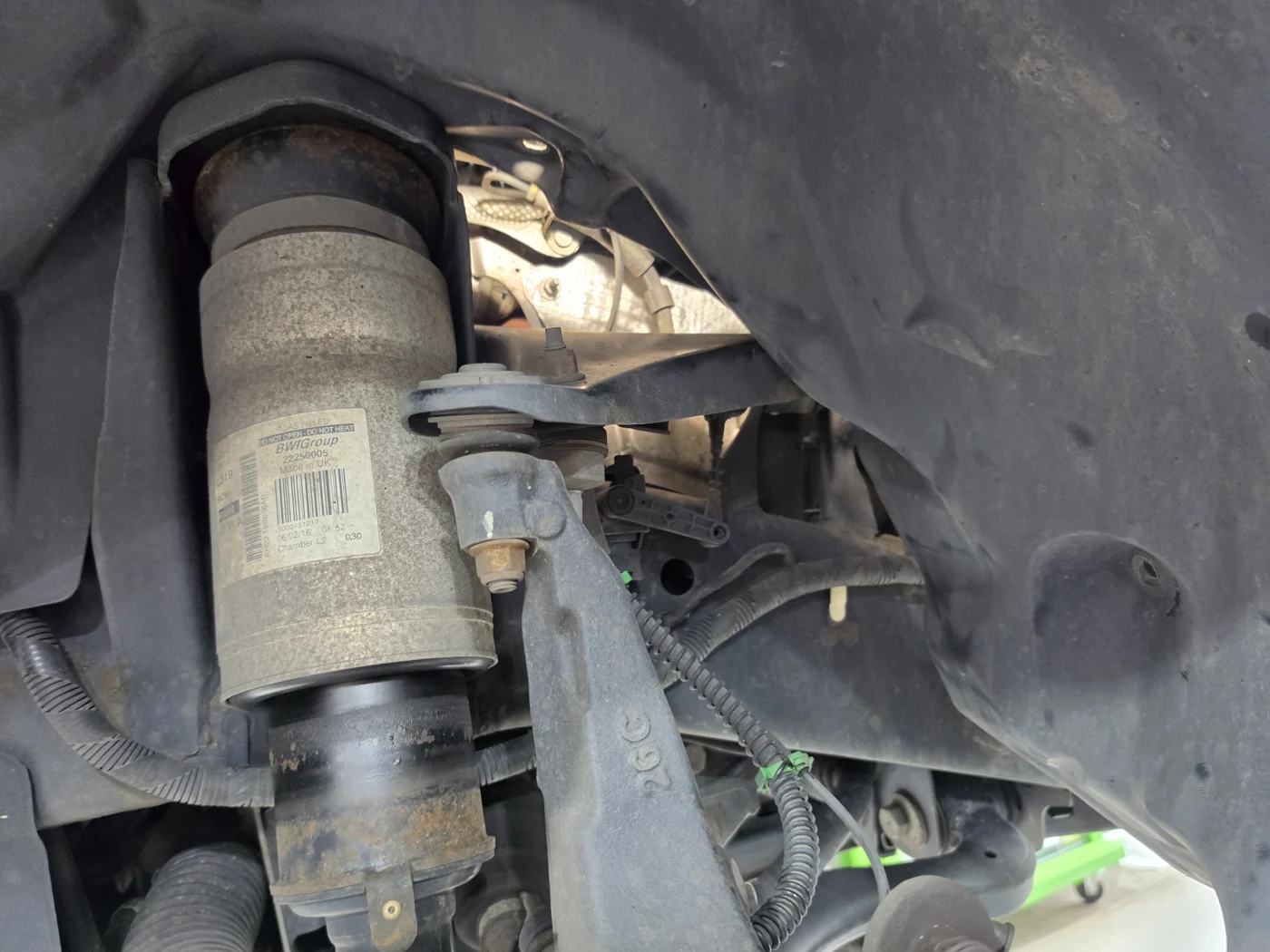 Underbody check at the end of the service