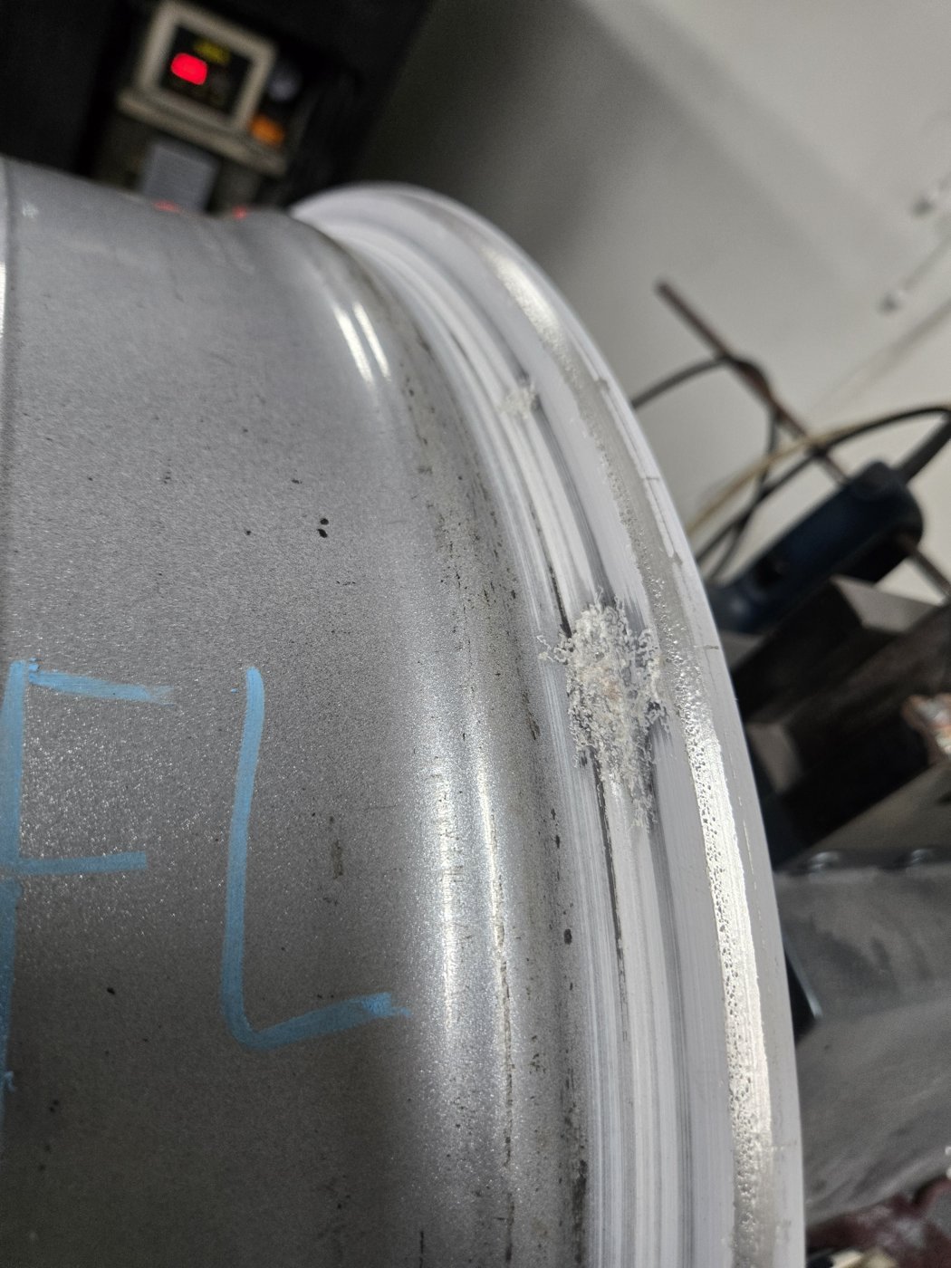 Condition of the inner rim with the tire removed