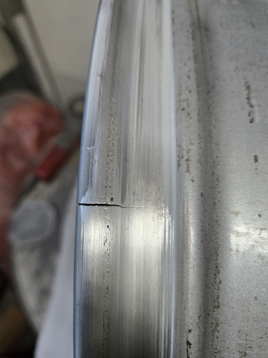 Impact marks left on the rim edge