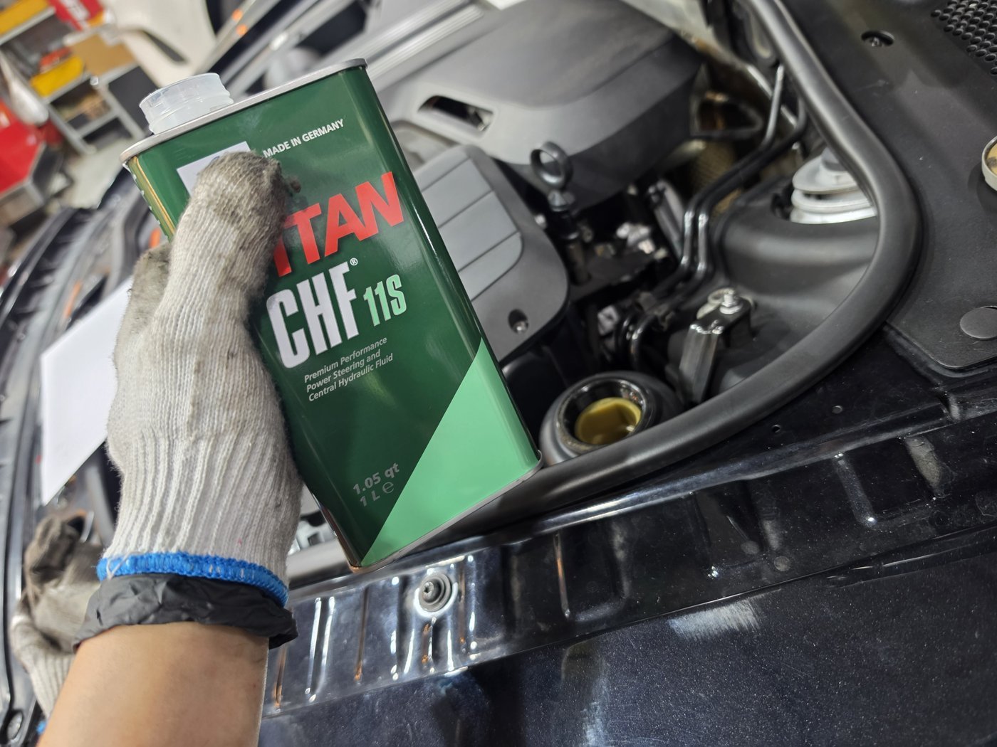 Filling the hydraulic system with oil