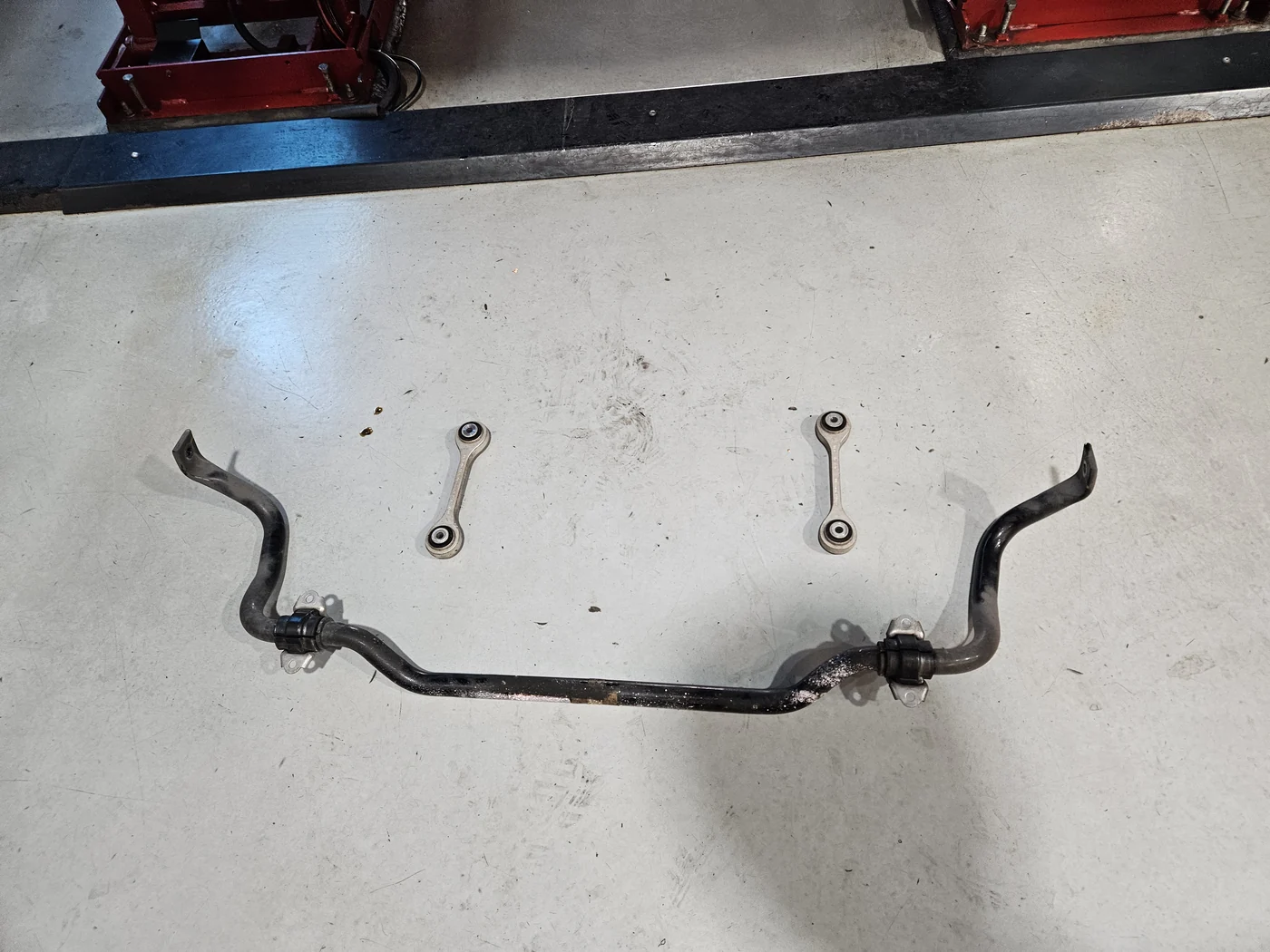The removed front stabilizer bar