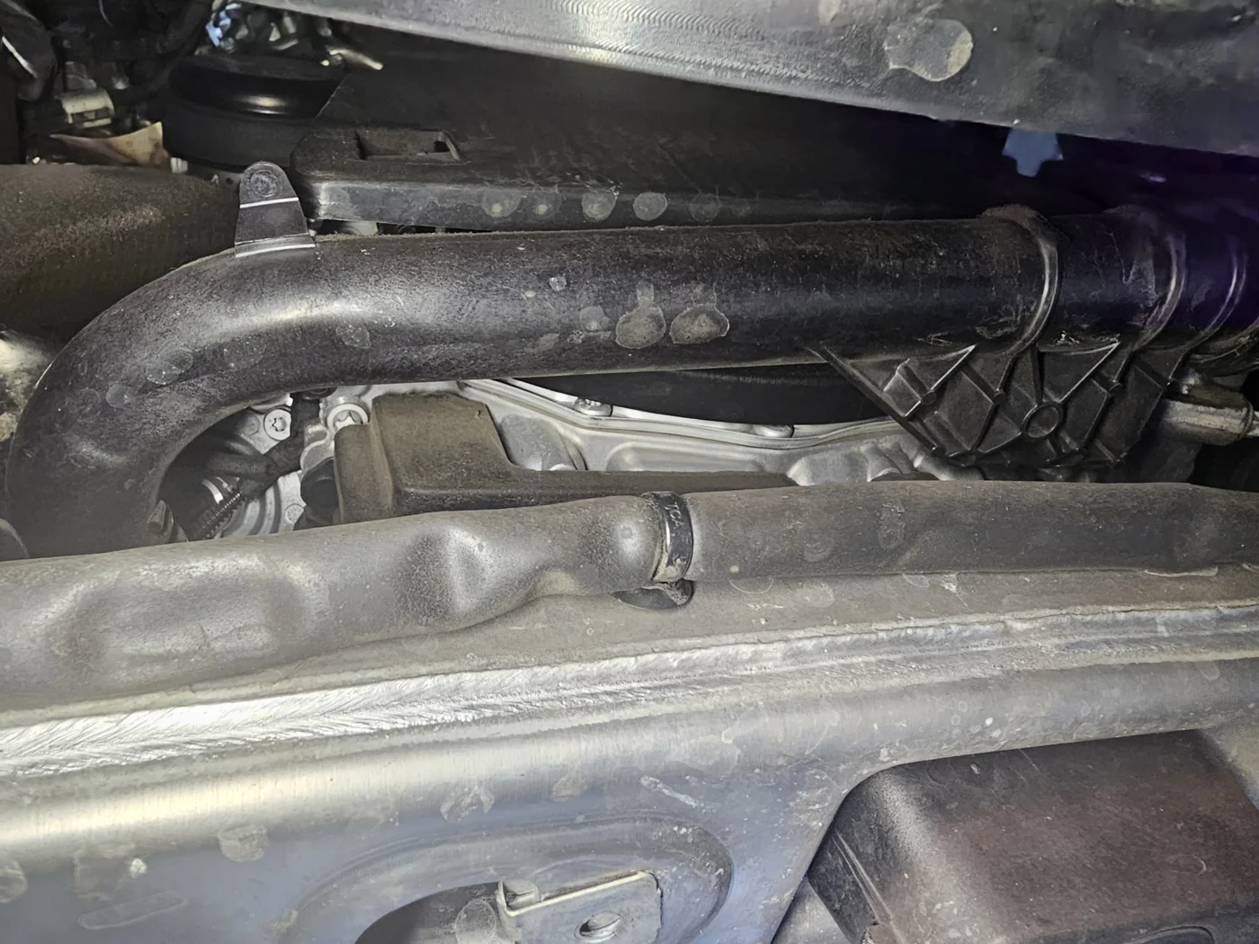 Cooling-system hose and connection inspection