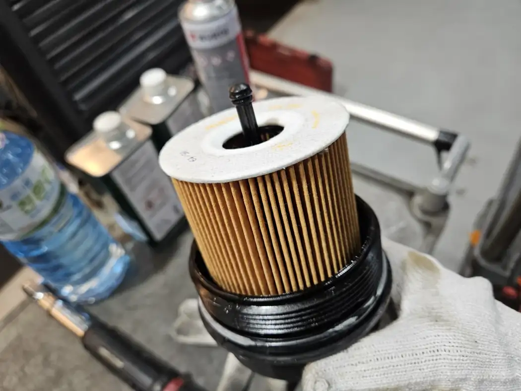 New engine oil filter