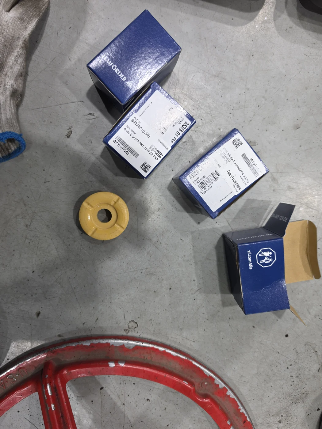 Upper support parts and associated components prepared for the work